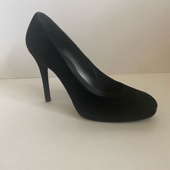 Stuart Weitzman Black Suede Pumps! Like New! - Picture 1 of 14